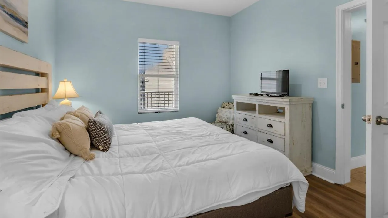 Laketown Wharf 729 - Paradise Retreat Panama City Beach Semesterbostad