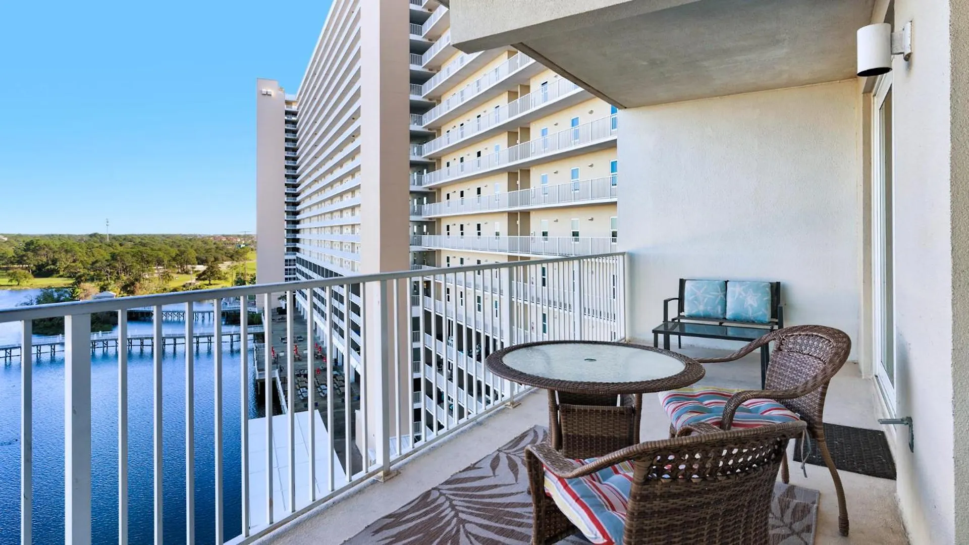 Laketown Wharf 729 - Paradise Retreat Panama City Beach Semesterbostad