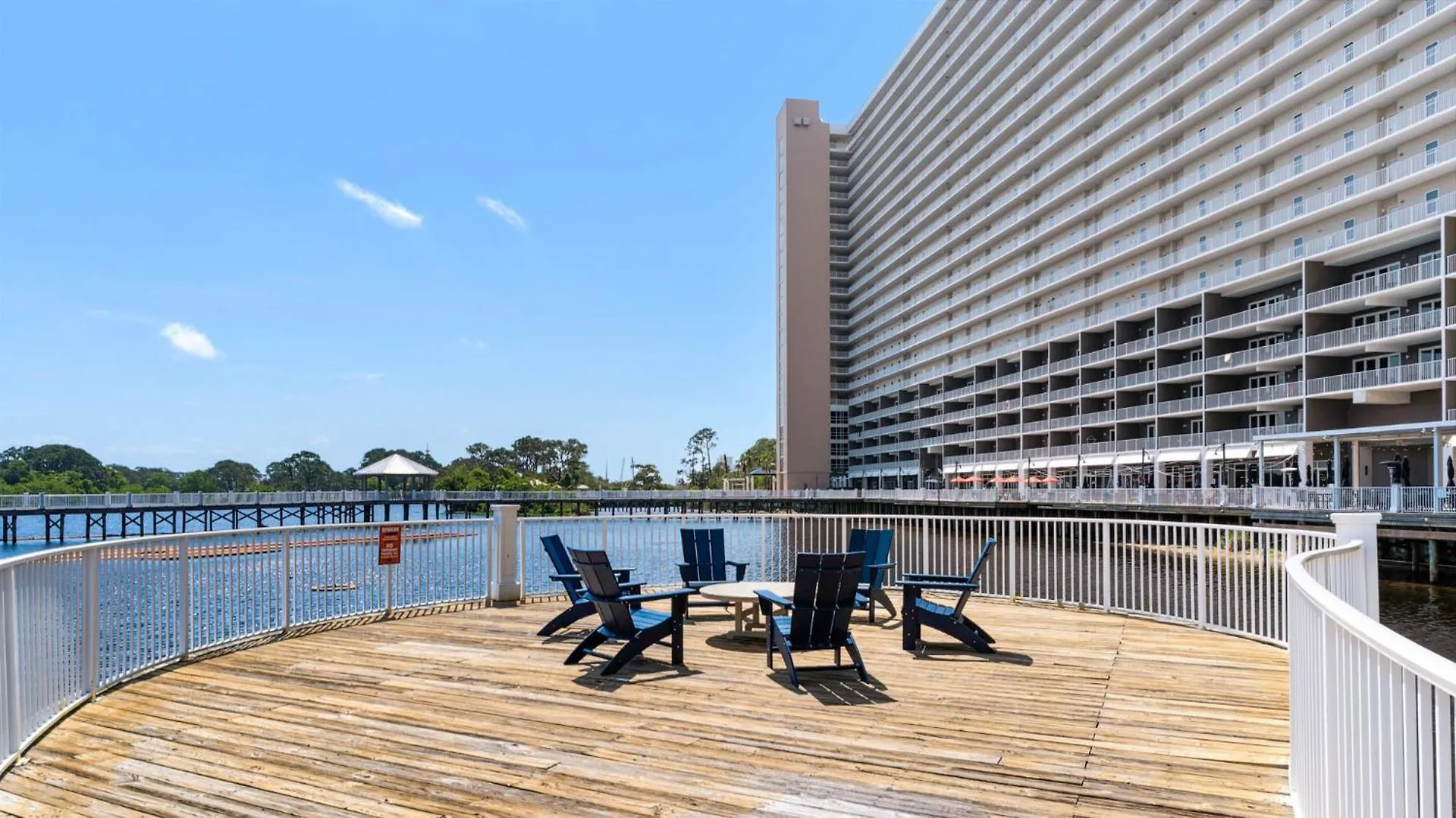 Laketown Wharf 729 - Paradise Retreat Panama City Beach Semesterbostad