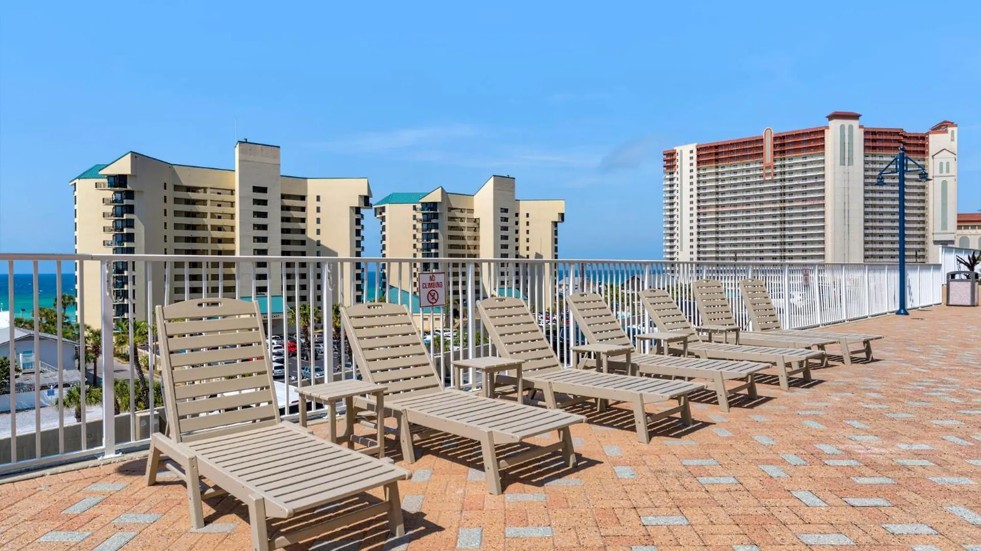 Laketown Wharf 729 - Paradise Retreat Panama City Beach 0*,  United States